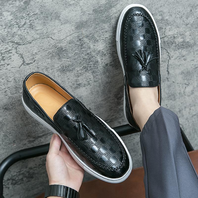 Fashion Men Casual Sports Tassel Shoes Men Fashionable Small Leather Shoes Men Foot Pedals Lightweight Comfortable Loafers Size 38-48