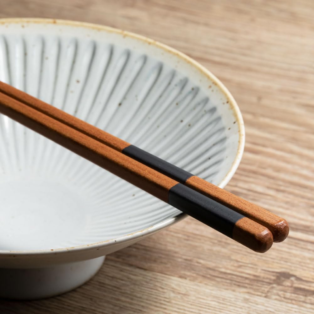Wakasa Lacquer Chopsticks and Mino Ware Chopstick Rest Set In a Wooden Hare To Ke and Checkered White and X 3cm X Pair of Chopsticks and Chopstick