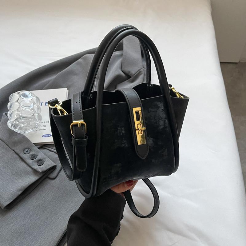 Stylish High-end Handbag For Women 2023 New Autumn Winter Retro Niche Bucket Bag