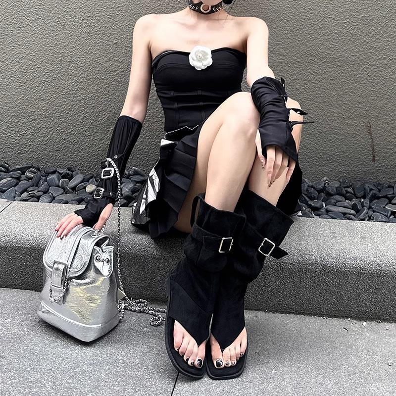 Koreanische Version von Fashion Niche Zehen coole Stiefel 2025 neue dunkle mittelhohe Stiefel plissierte Stiefel mit Schaft Retro Westernstiefel