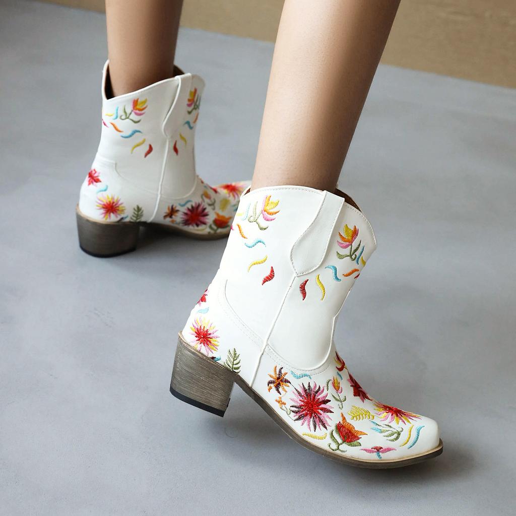 Women's Short Boots With Embroidered Flowers Pointed Toe And Thick Heels Oversized Western Boots With Plush Floral Inner Lining