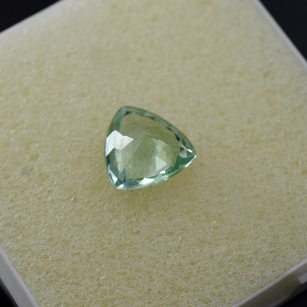 Natural Bluish Green Sapphire 3.65 Ct Trillion Certified Beautiful Gemstone