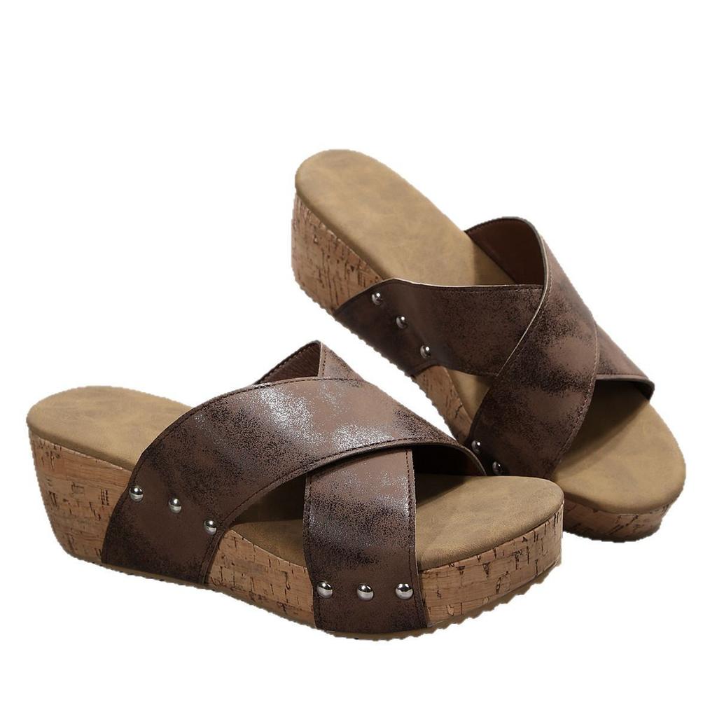 Direct supply for foreign trade large size 43wish2025 new women's wedge heel fish mouth thick-soled rivet sandals