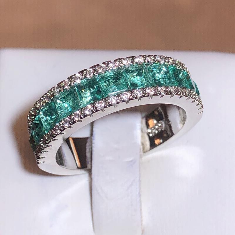 Retro-Formringe für Damen Grüner Zirkon Silberfarbener Schmuckring Klassischer Hochzeits-Verlobungsring Vollbohrschmuck Liebesring