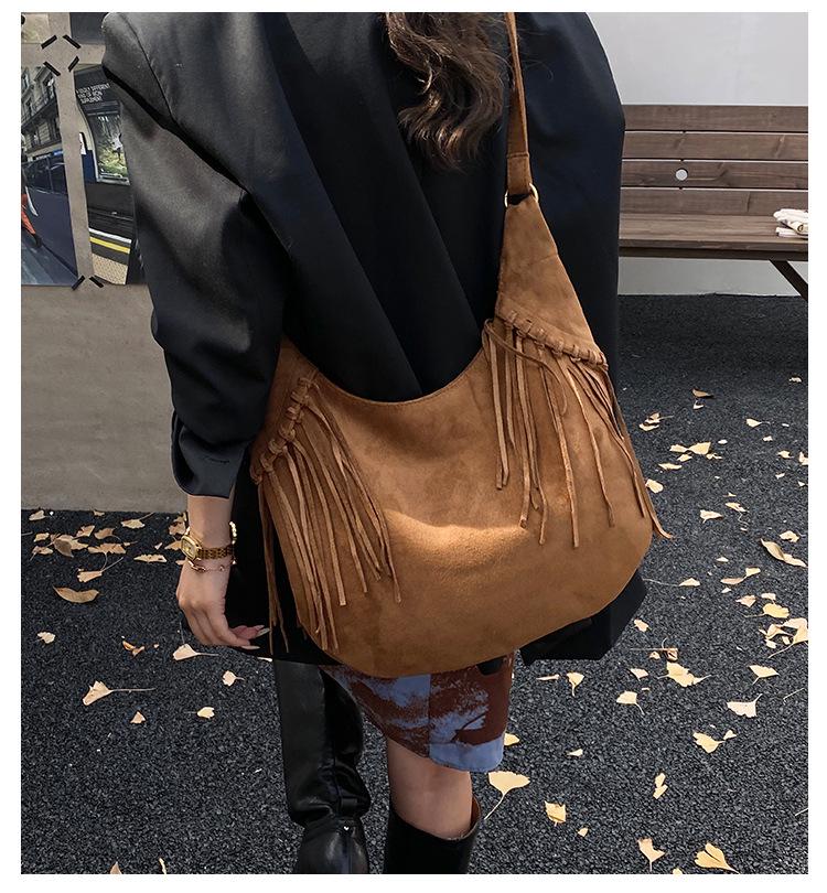 Borsa a Gnocchi da Donna con Nappe Opache 2025: Borsa a Spalla/Tracolla Retro di Grande Capacità per Autunno/Inverno