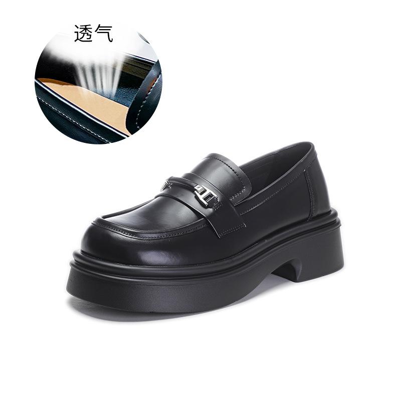 

Кожаные мокасины женские 2025 весна новые модные одинарные туфли женские повседневные универсальные маленькие кожаные туфли маленькие ароматные женские туфли прилив 40 чёрный