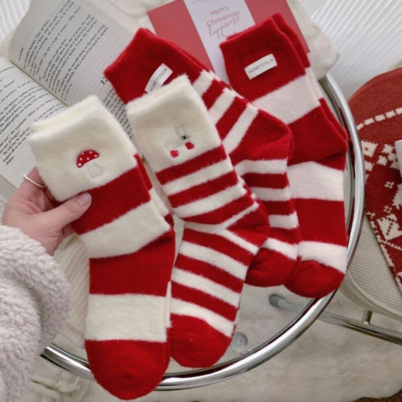 Female Winter Velvet Thickened Warm This Year Embroidered Mushroom Red Sleep Socks