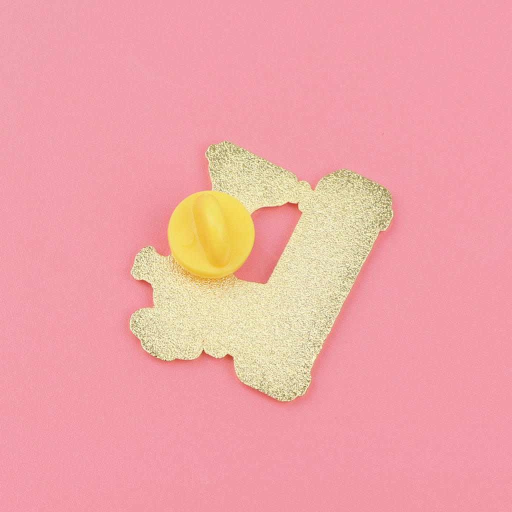 Easy to Wear Sewing Machine Pin Cartoon Inspired Brooch Strong Pin Back Decoration for Garments Bags Unique Gift