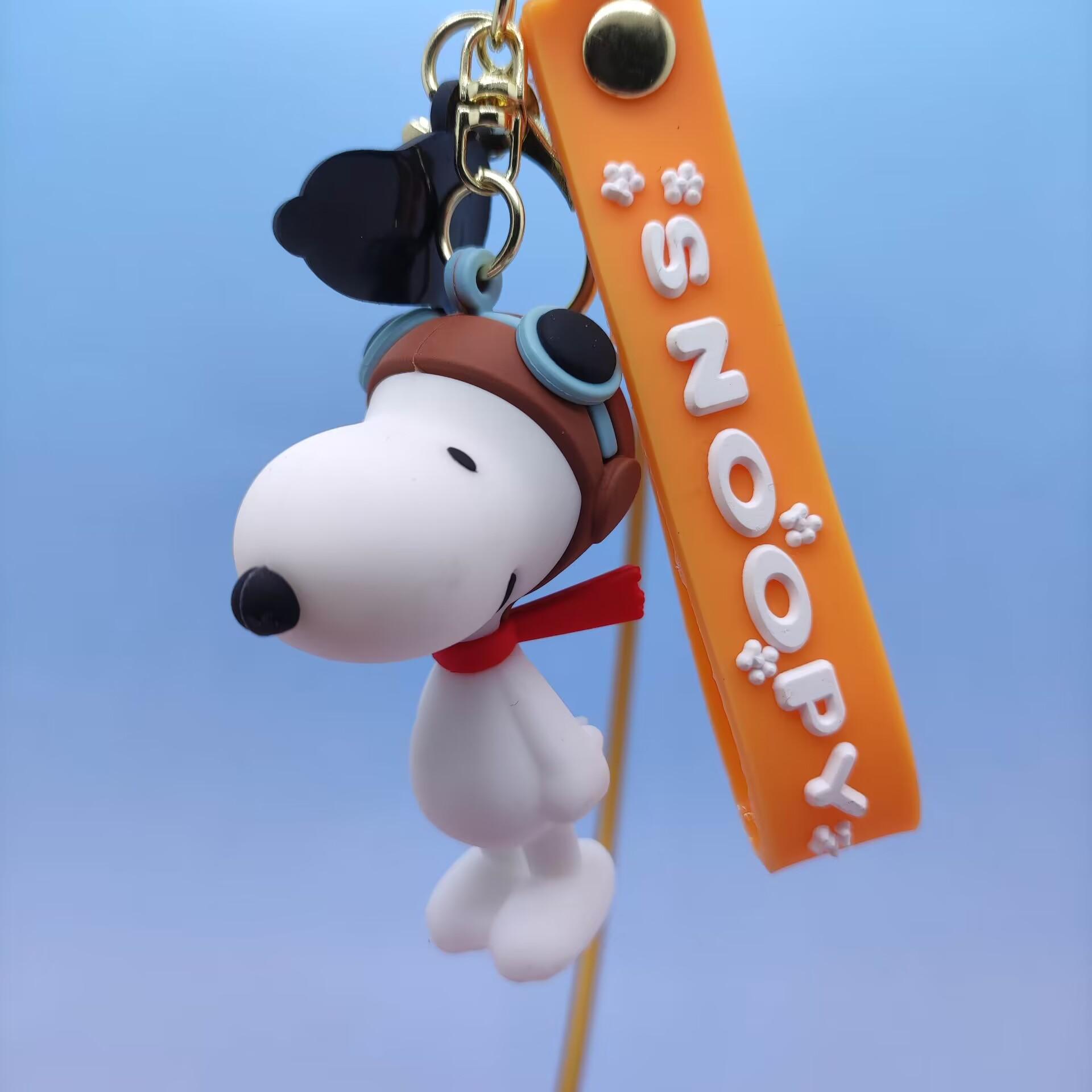 Snoopy cute doll mobile phone keychain pendant silicone car backpack couple key ring bag pendant creative keychain