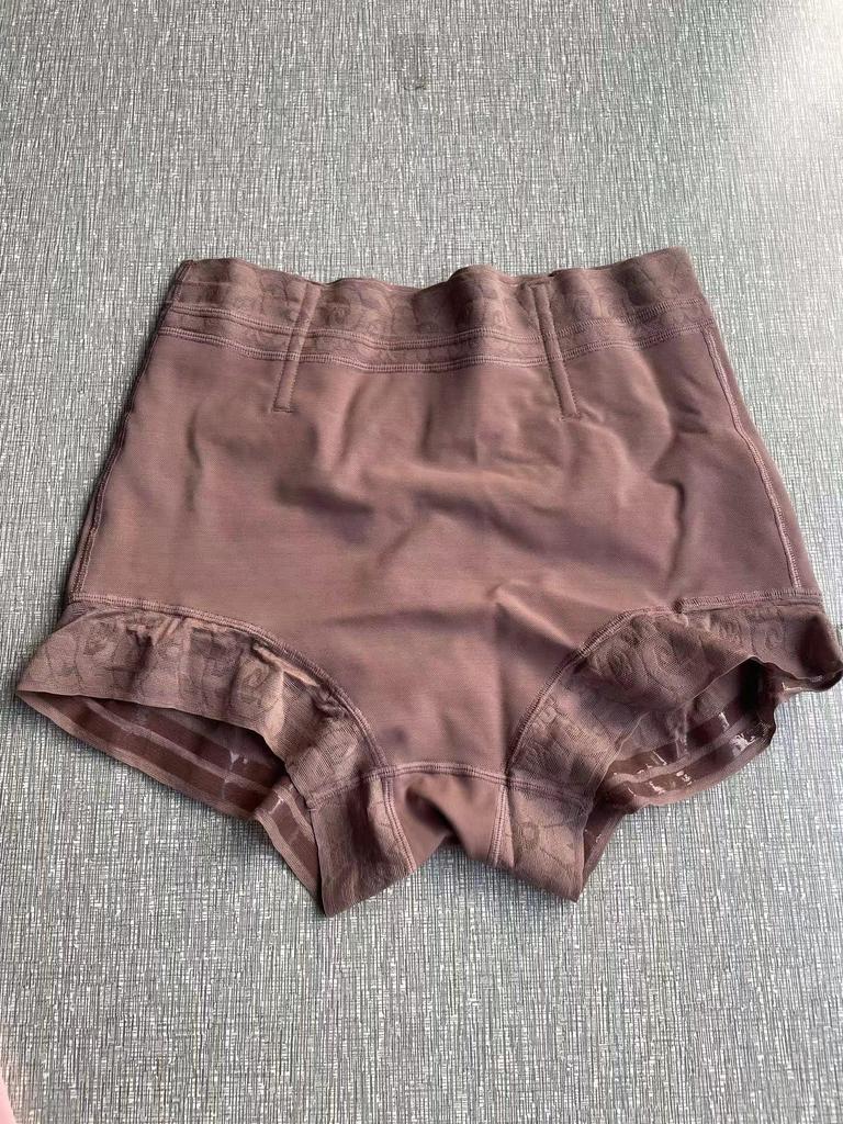 New European & American Tummy Control Anti-Slip Lace Shaping Shorts - Women's Hip Lifting Flat Leg Shorts