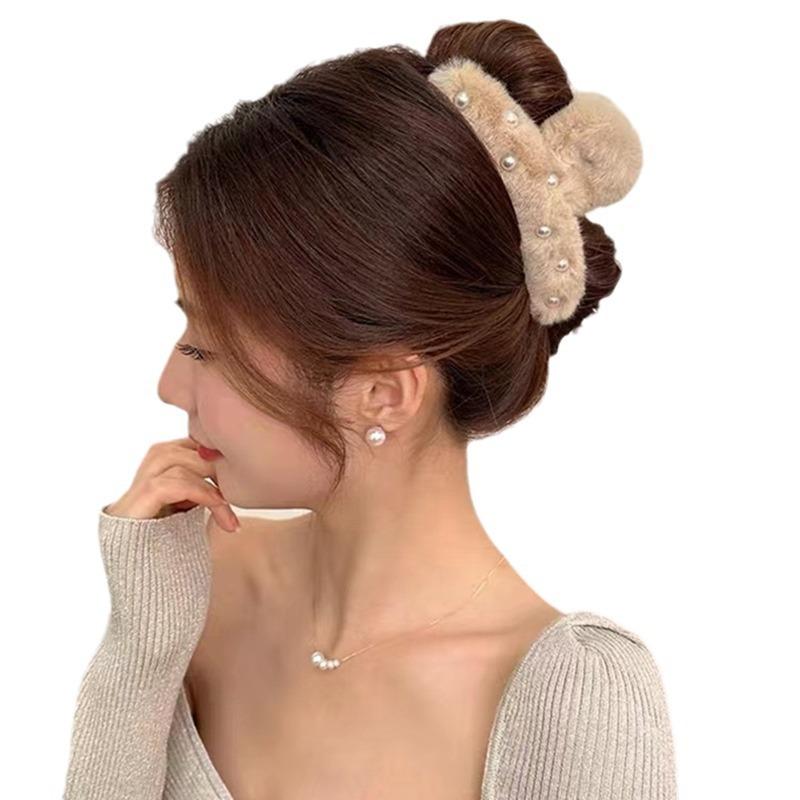 Sweet Hair Big Shark Clip Cute Pearl Plush Grab Clip At The Back of The Head Autumn and Winter Hair Accessories Hair Accessories