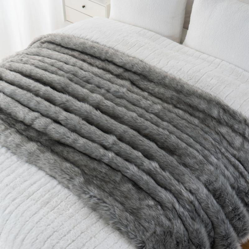 Luxury Fox Fur Throw Blanket Winter Warm Fluffy Soft Blankets Bedspread on the Bed Faux Fur Blanket Plaid Throw for Sofa towel