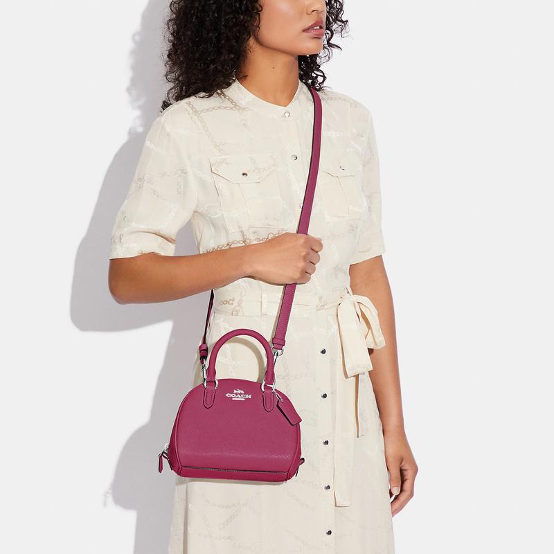 Coach Sydney 20 Solid Color Letter Logo Nameplate Zipper Closure Cross Pattern Leather Shell Bag Hand Crossbody Bag Small Women's Light Raspberry