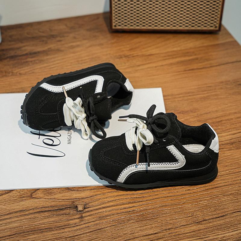 Girls shoes 2025 autumn new children's sports shoes soft sole light medium and older children Velcro boys shoes board shoes