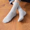 Jednorázové ponožky, Pohodlné jednobarevné bavlněné ponožky, Ponožky se střední trubkou, Unisex ponožky, Minimalistické ponožky pro každodenní použití