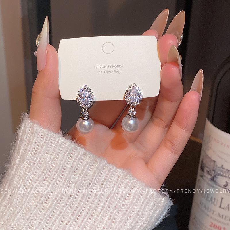 Korean Exquisite Micro-inlaid Zircon Pearl Stud Earrings Women's Light Luxury Niche High-end Earrings Fashion Versatile Temperament Earrings