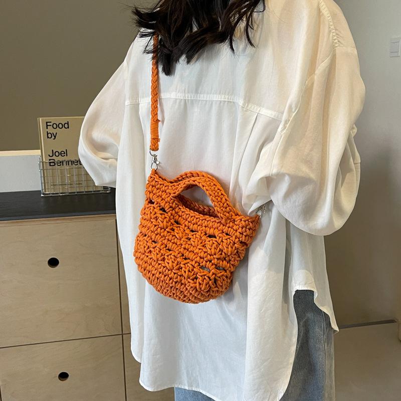Popular Niche Woven Bags Women's New Versatile Messenger Bags Fashionable Portable Bucket Bags