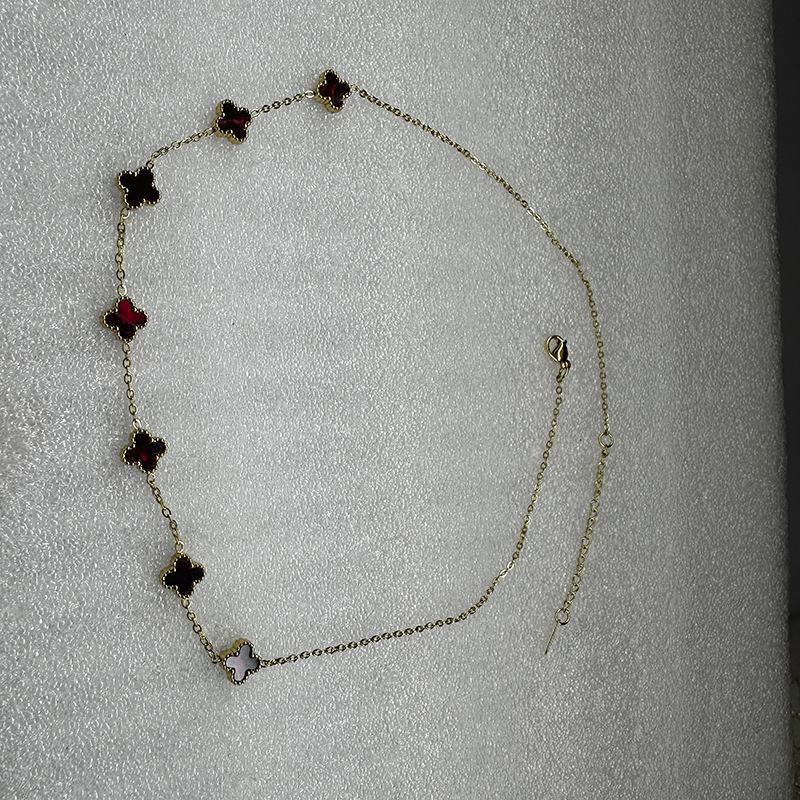 

Ожерелье 9 мм «Счастливая семерка» с четырехлистным клевером, золотой чокер 18 карат с красным халцедоном, агатом и белым перламутром. 18K