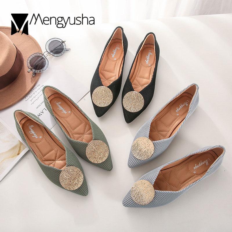 Модные трикотажные туфли на плоской подошве с круглой металлической пряжкой — фото 6