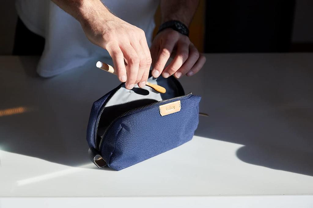 Bellroy Kulturbeutel für Reisen, Bronze-Set, wasserabweisend (Toilettenartikel, Parfüm, Rasierer, Haarbürste, Zahnbürste) -