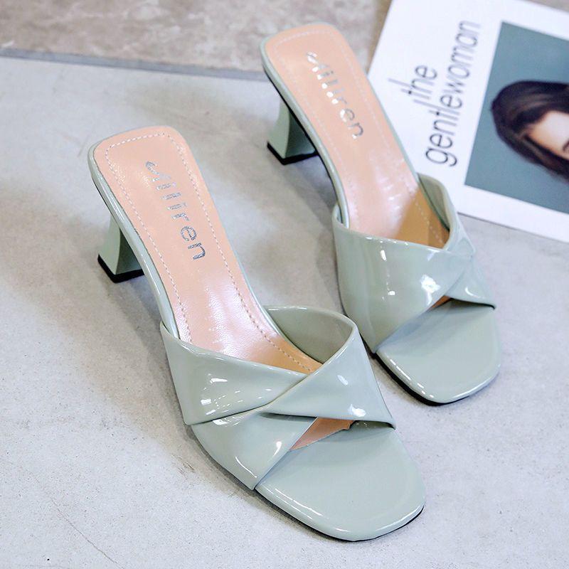 High-heeled Slippers Women's Summer 2025 New Internet Celebrity Mid-heeled Shoes Mother Fashion Square Heel Thick-heeled Slippers Outer Wear One-wor