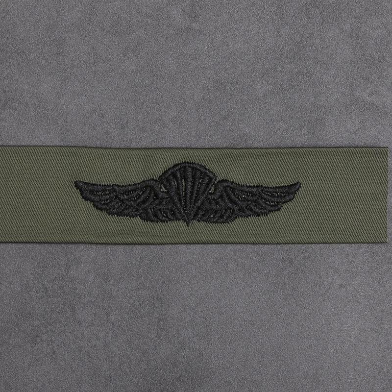 

Значок квалификации вышивальщика ВМС США Значок квалификации специалиста Значок M65 Именная полоса Четырехцветный значок BDU Наплечный значок DCU