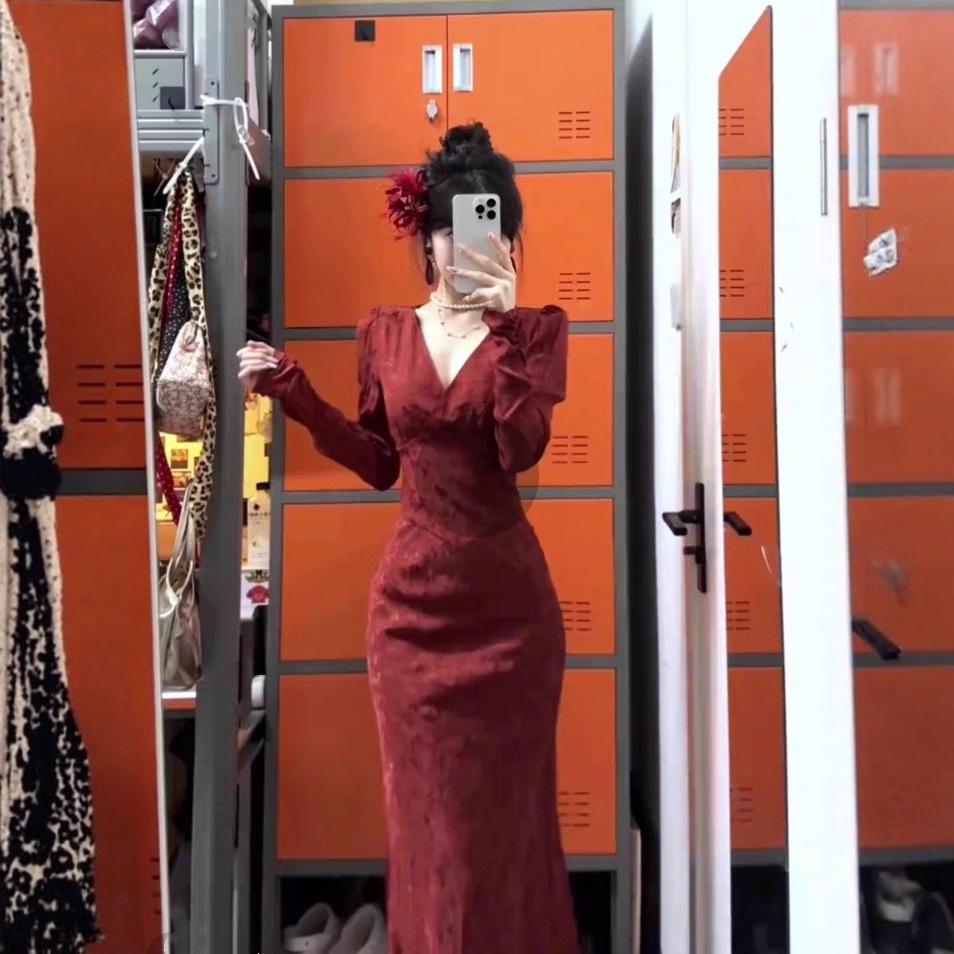 

TZ7099 Red V-Neck Jacquard Dress: High-End New Year s & Birthday Robe Large червоний