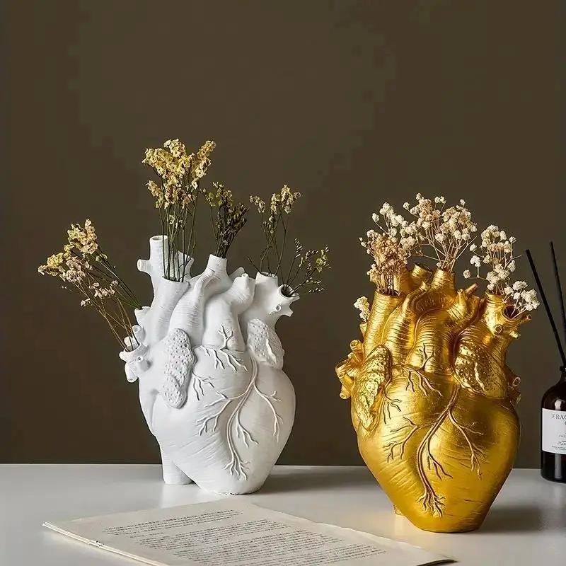 Ny Simulert Hjerteformet Resin Vase 4 Farger Hjerteformet Arrangement Potteplante Egnet for Hjem Studier Kontor Pynt