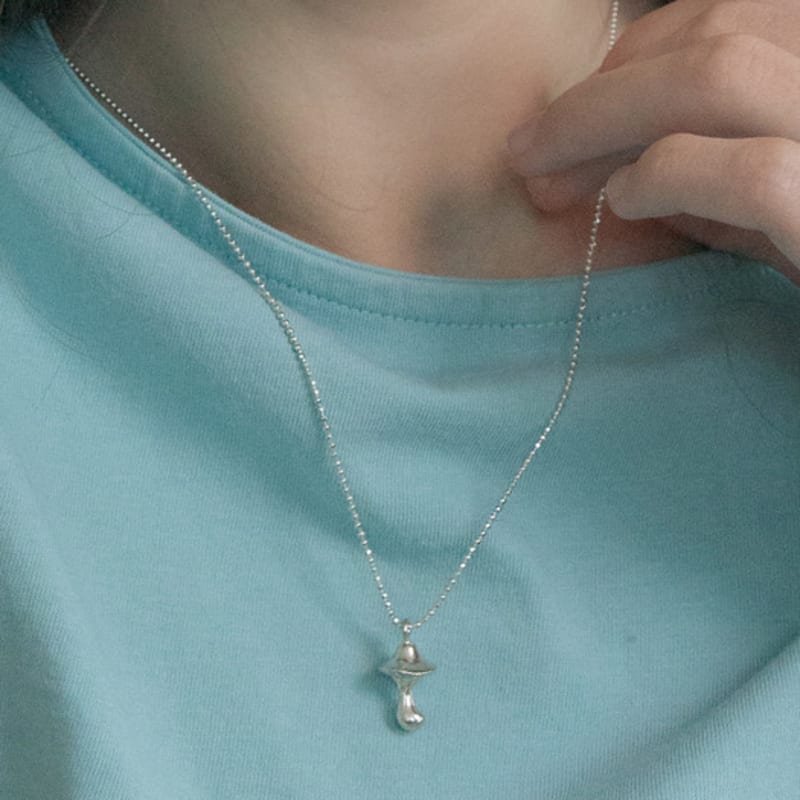 MERRYMOTIVE [Silver] Mushroom Pendant Necklace