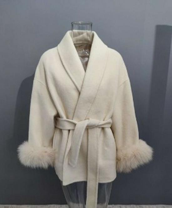 2025 Women's Short Fox Fur Wool Coat - Double-Sided Bathrobe Style