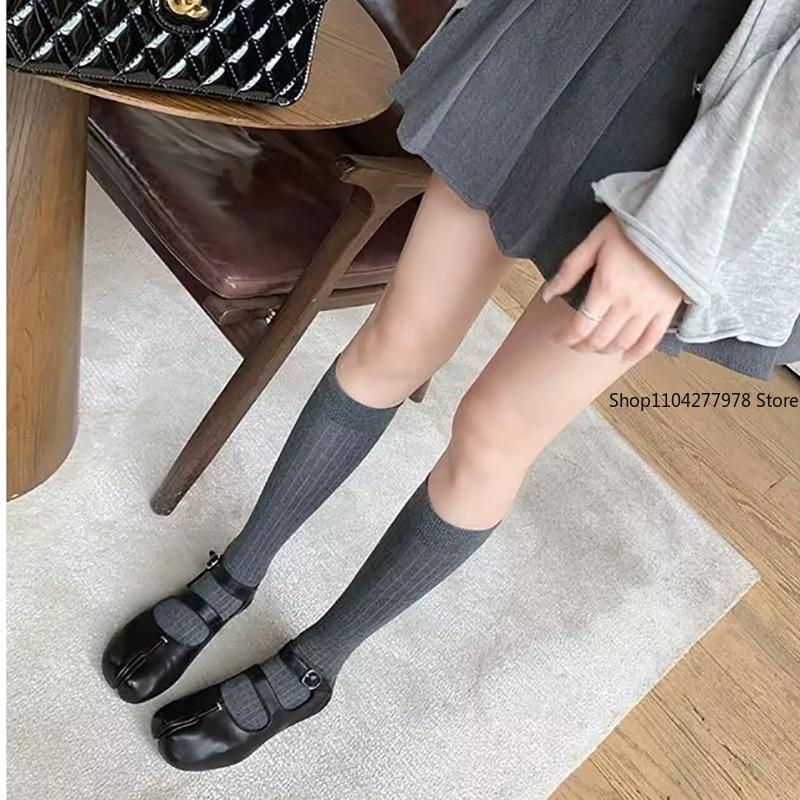 Fashion 2025 Designer Split Toe Flats Shoes Buckle Strap Women Comfort Bottom Ballerina Shoes Soft Leather Solid Outdoor Footwear