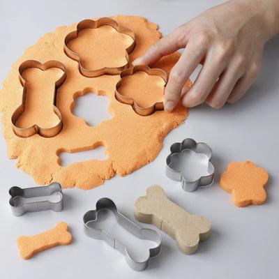 Set Tagliabiscotti per Cani con Top in PVC Osso e Impronta di Zampa