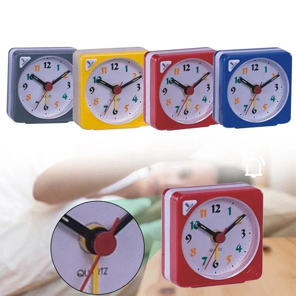 Nightlight Design Mini Non Ticking Bedroom  Travel Plastic Battery Operated Home Decoration Desktop Alarm Clock