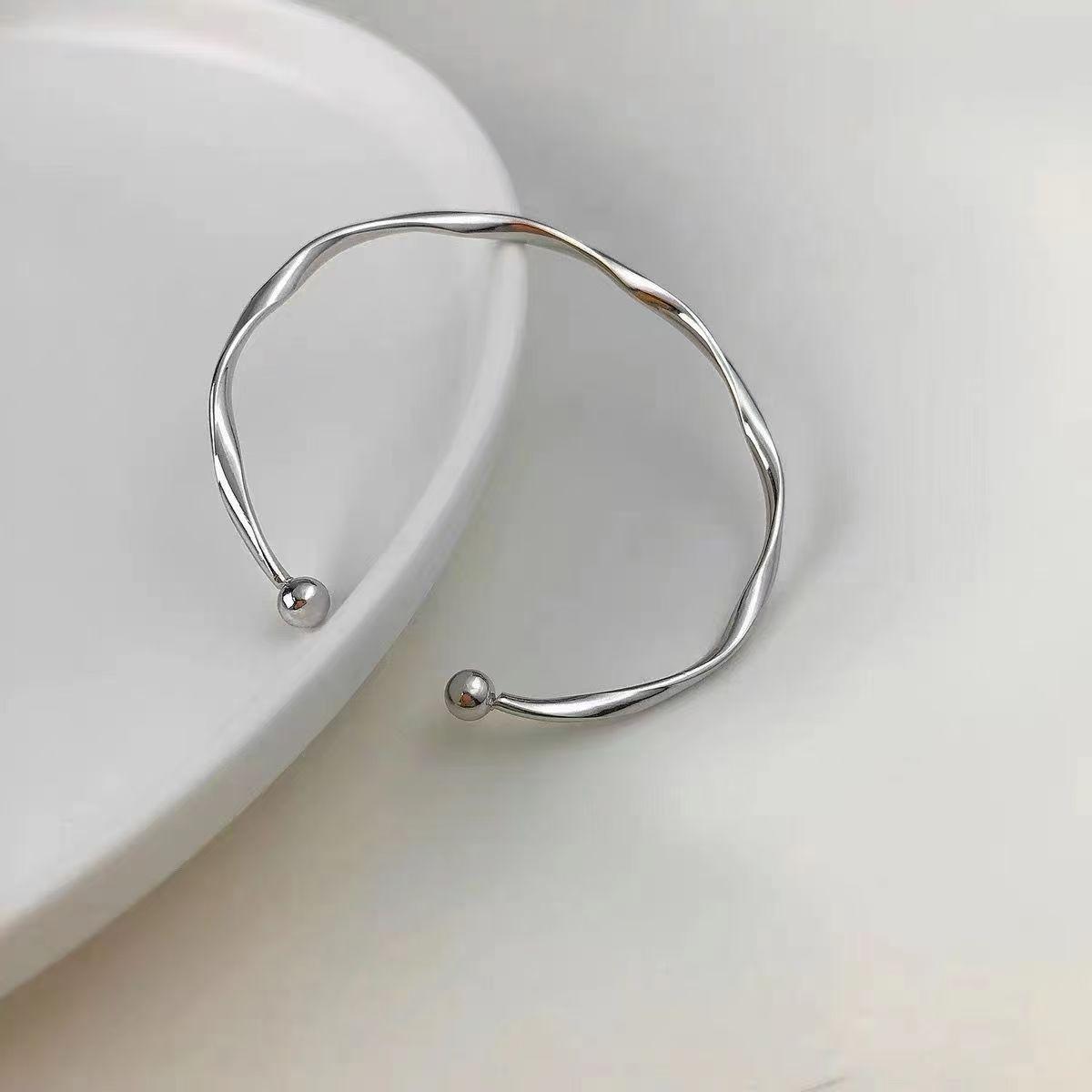 Women s Versatile Mobius Wave Open Cuff Bracelet