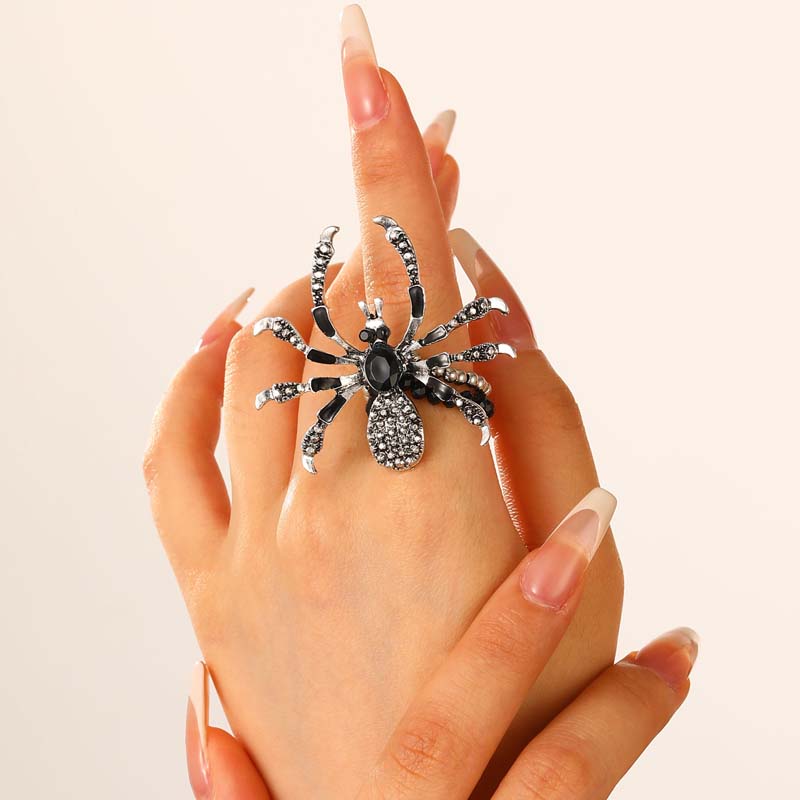 Punk Gothic Black Crystal Spider Bead Necklace Bracelet Set for Women Men Exaggerated Animal Handmade Necklace Halloween Jewelry