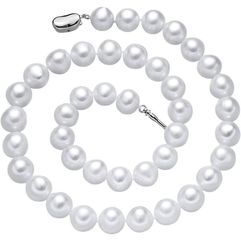 Chow Tai Seng Elegant Freshwater Pearl Necklace