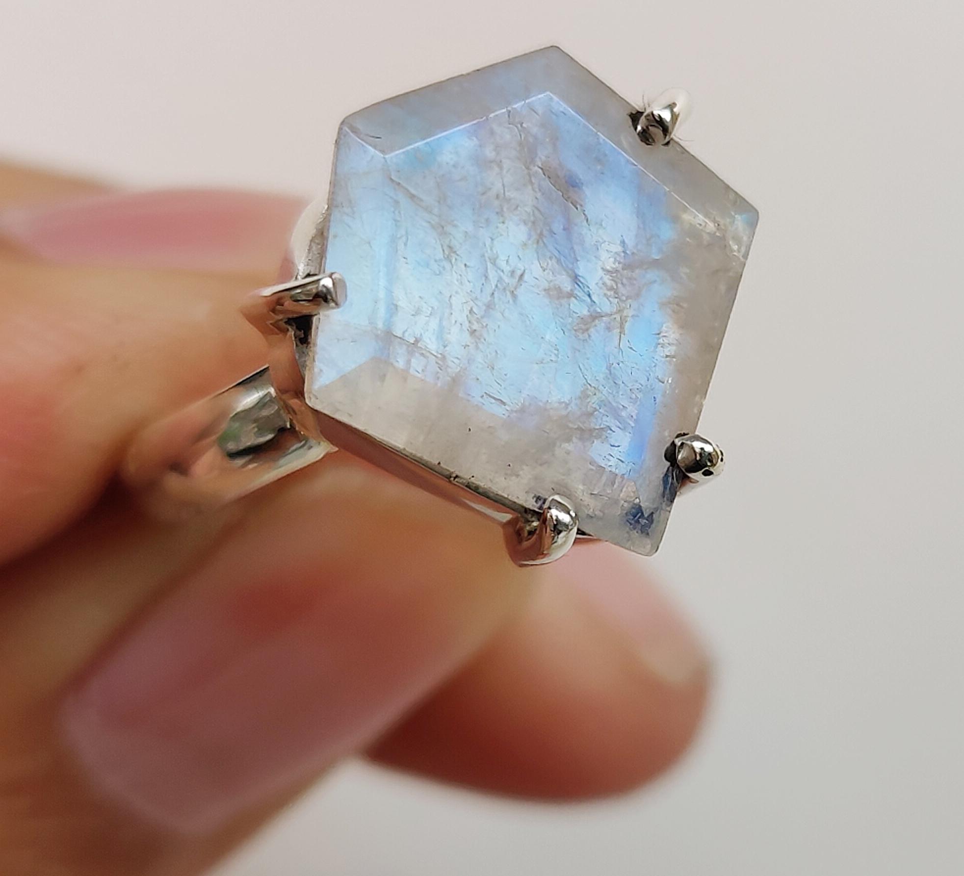 

Кольцо с радужным лунным камнем, кольцо-солитер с радужным лунным камнем, винтажное кольцо, кольцо с драгоценным камнем из белого лунного камня 6.5