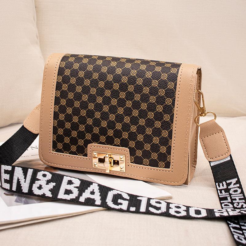 A new fashionable polka dot one-shoulder crossbody small square bag for women's bags.