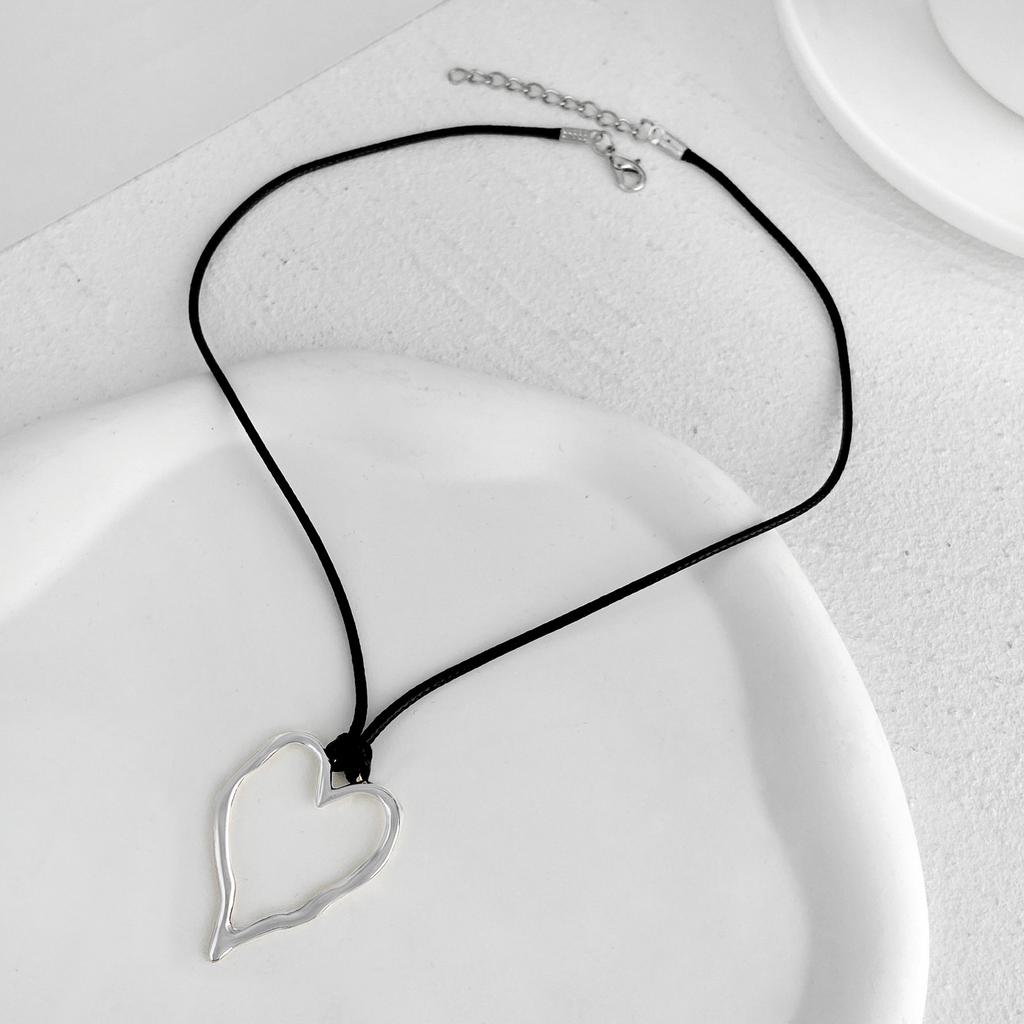 Vintage Runder Hohlanhänger Minimalistische Halskette für Damen Gold Silber Farbe Minimalistischer Schick Vielseitiger Kragen Schmuck