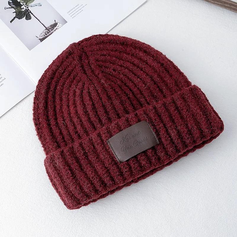 

Новый Стиль Мода Женская Зимняя Шапка Стильные Мягкие Шапки Бини для Женщин Уличная Одежда для Отдыха Теплые Вязаные Шапки 56cm-60cm красный