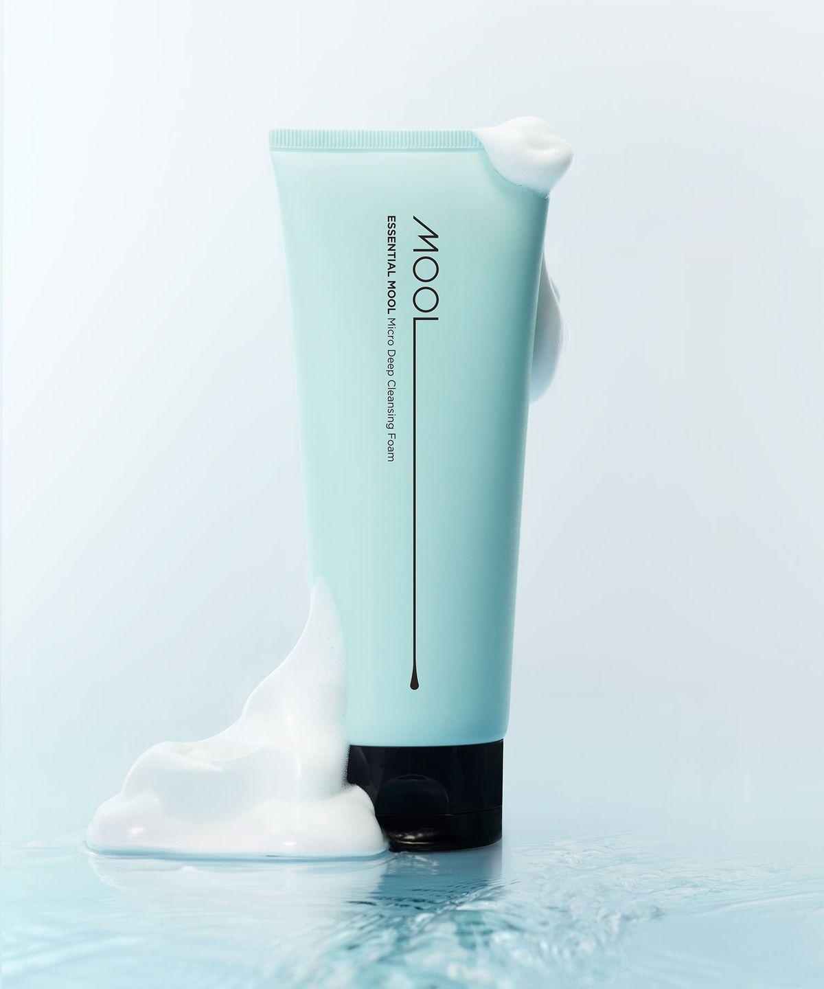 Essential Water Micro Deep Cleansing Foam