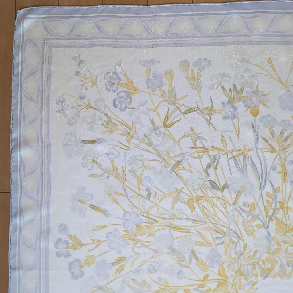 Used Hermes Carre 90 Wild Carnations Scarf Light Purple 78C