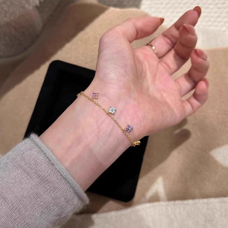 

S925 Sterling Silver Colorful Four-Leaf Clover Necklace - Women s Light Luxury Fashion, Stylish Clavicle Chain, Versatile and Modern Design. 925 Silver