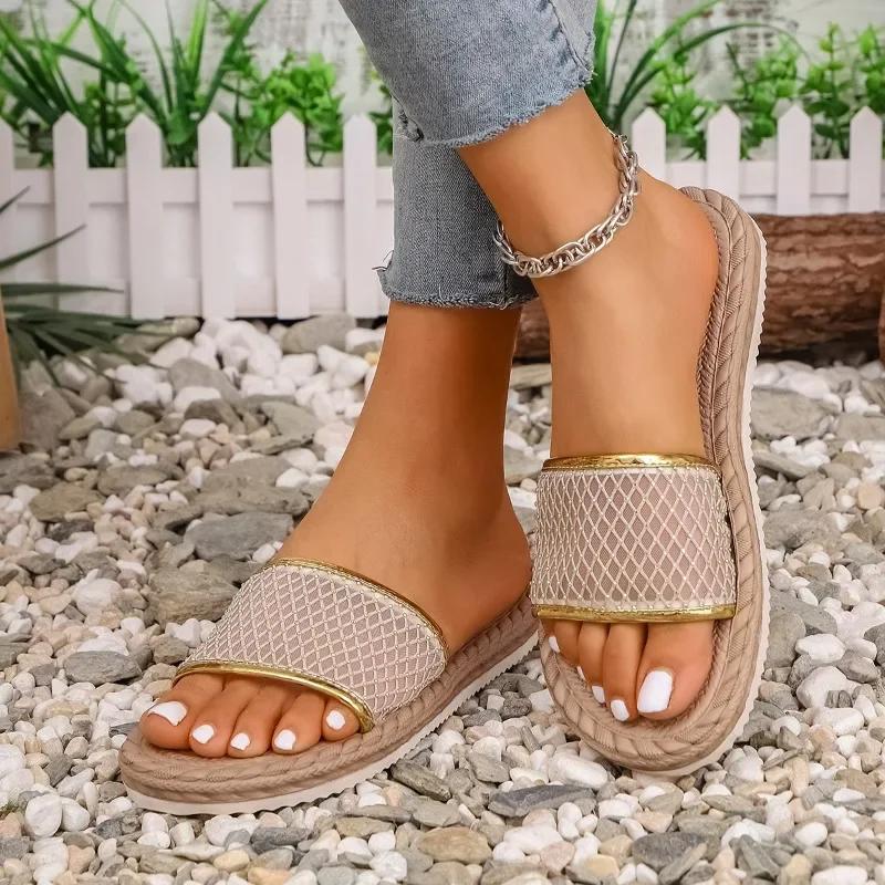 2025 High Quality Shoes for Women New Light Summer Round Toe Slippers Outdoor Casual Women Sandals Classic Mesh Women's Slippers