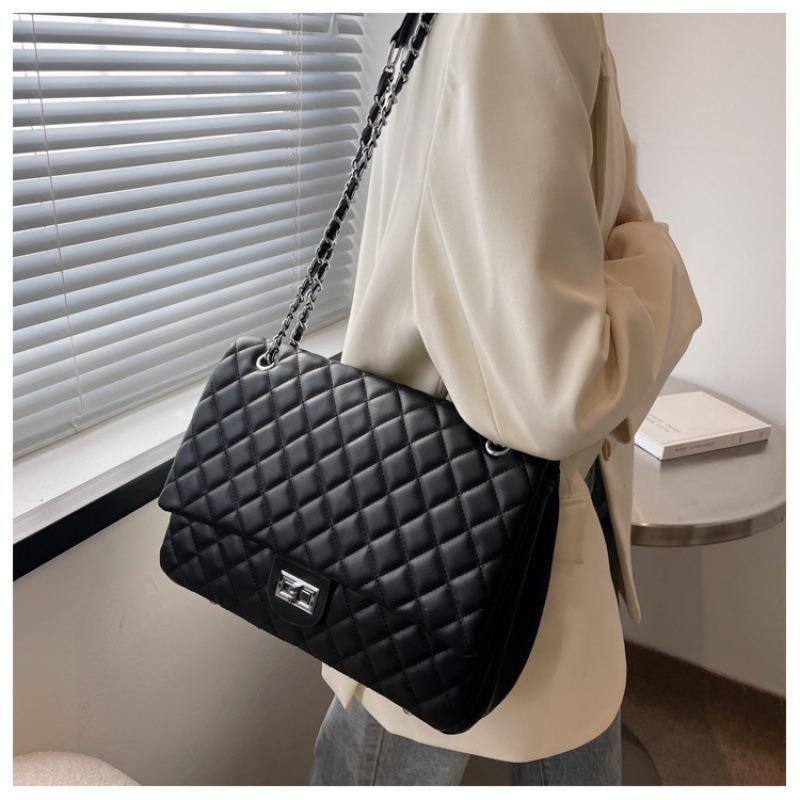 New fashionable textured small bag women's niche tide is now popular diamond chain shoulder messenger bag