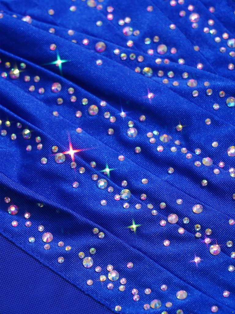 Barnklänning för dans, ärmlös, med genomskinligt nät och strass, öppen rygg, rynkad, hög-låg fåll, kostym för lyrisk uppvisning