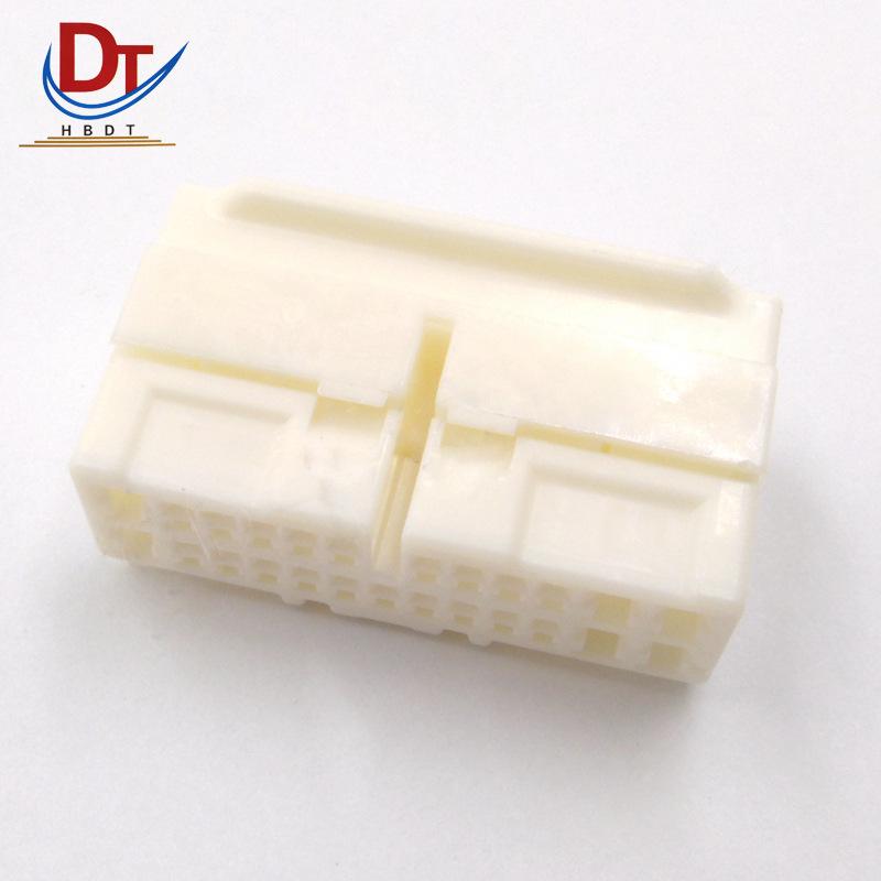Automotive Wiring Harness DJ7251-1.0 with Connector Housing 6098-1819 and Terminal PP0479803