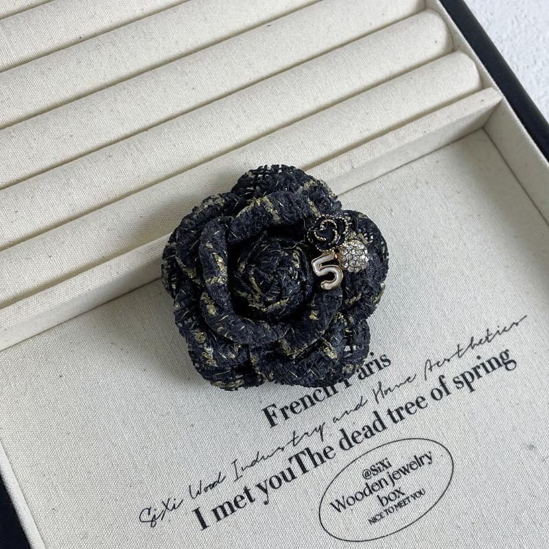 Korean Fabric Camellia Brooches For Women  Handmade Flower Lapel Pins Elegant Clothing Jewelry Accessories Corsage