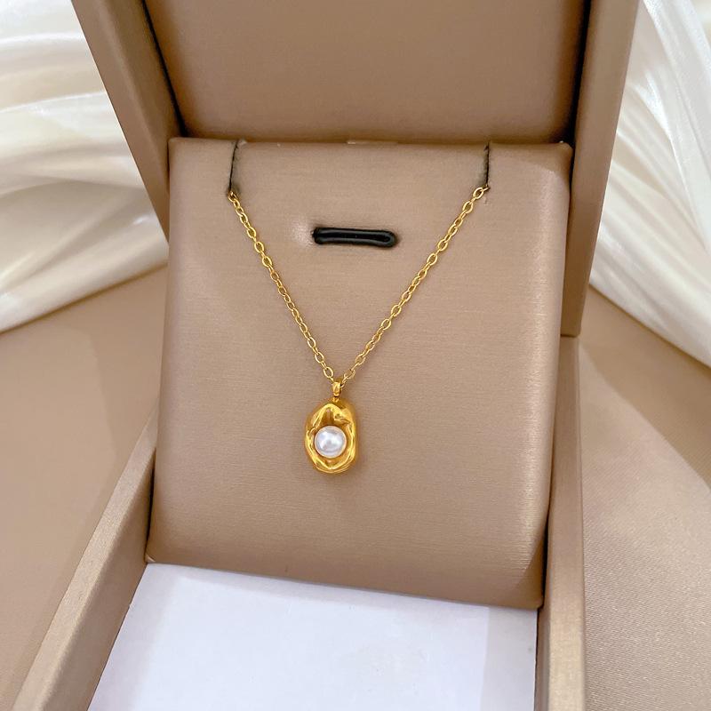 Unregelmäßige, eiförmige Perlenkette aus echtem Gold, gefertigt aus einem Schmelztiegel, mit passendem Schmuck.