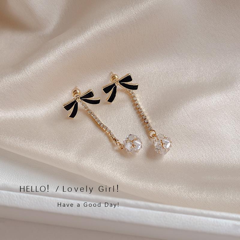 Korean Style Fashion Pearl Camellia Earrings For Women Girls Crystal Pendant Jewelry Lady Trendy Vintage Accessories Ear Rings